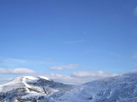 Fuente La Reina con poca nieve